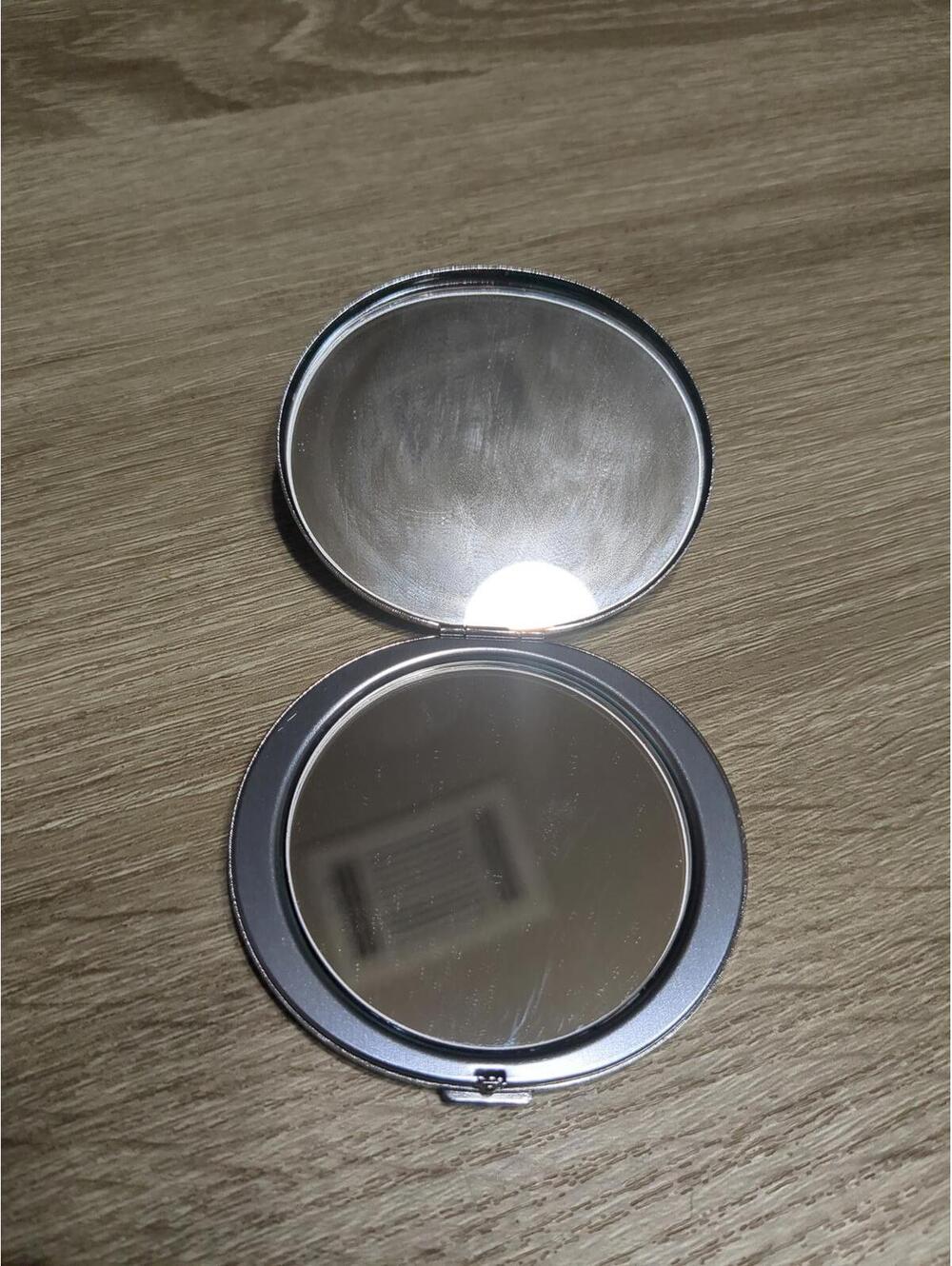 Spring Street Compact Mirror with Crown Design - Picture 2 of 3